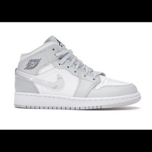 Jordan 1 Mid: Grey Camo Size 5.5Y GS